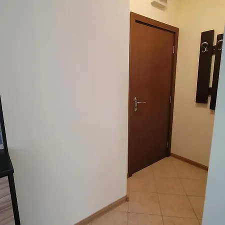 Stanny Court * ネセバル